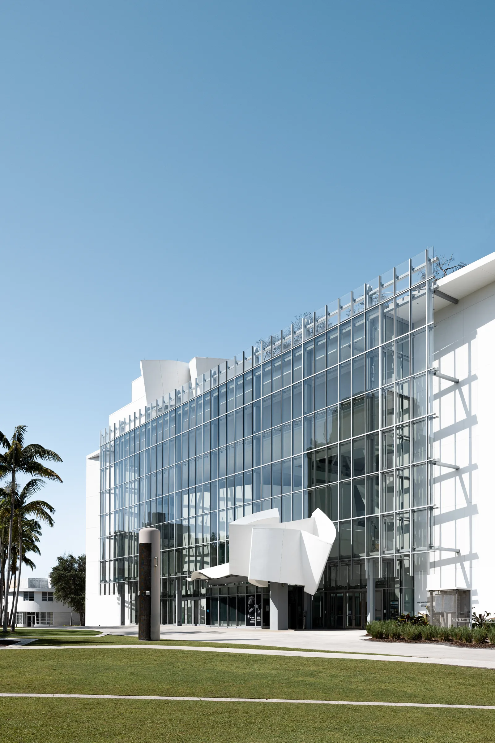 Architecture photography of New World Center, Miami Beach, by ARCHTRAITS